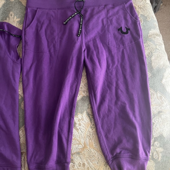 True Religion Set- New without Tags-never worn - Picture 4 of 4